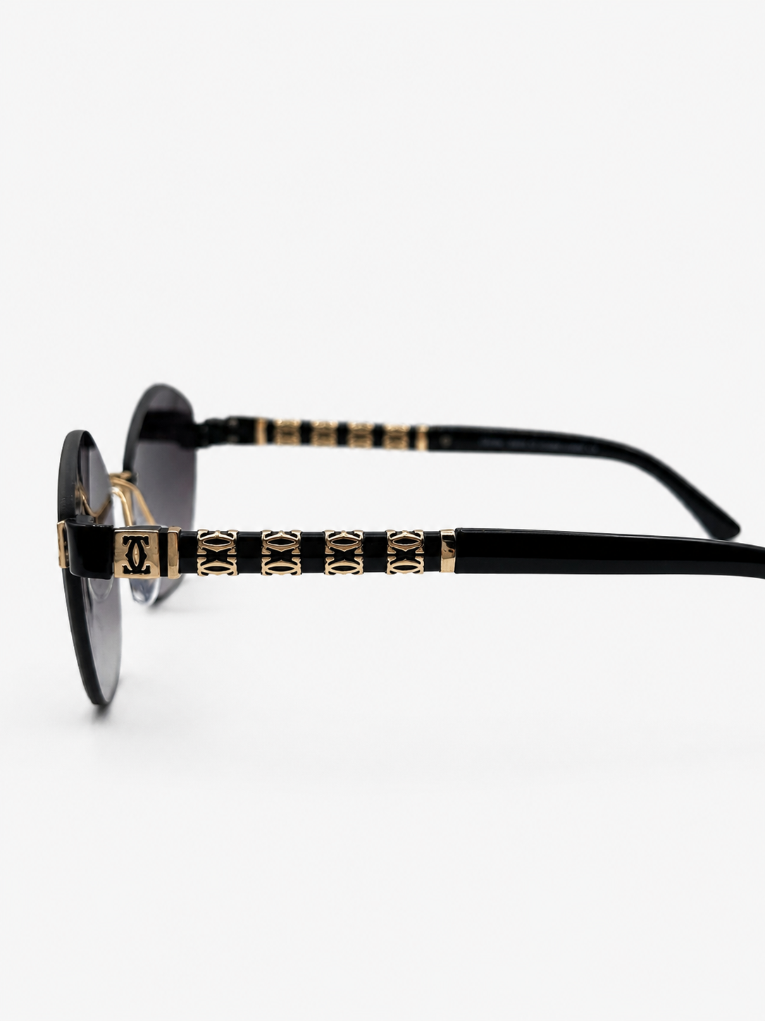 Gold x Black Cartier
